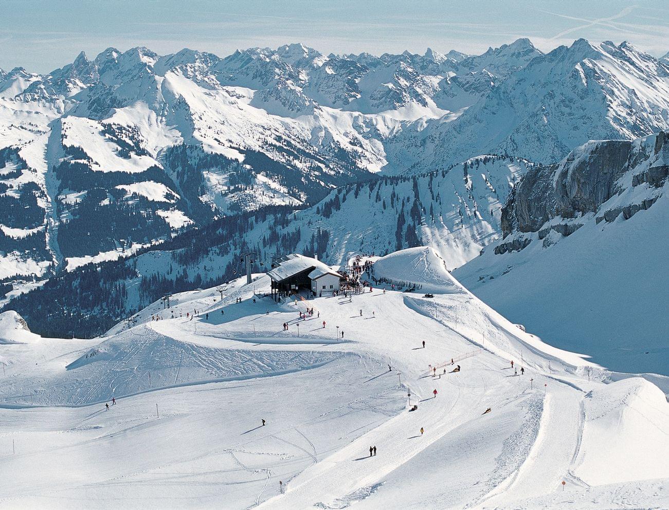 Das Skigebiet Kleinwalsertal in Österreich